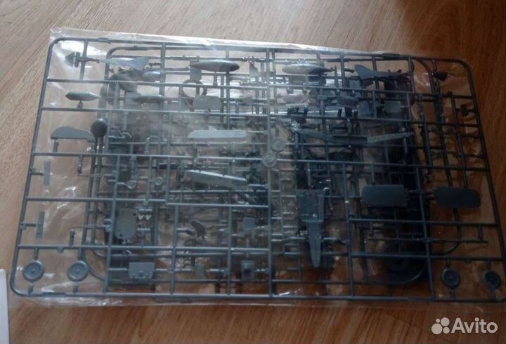 Модель самолета revell