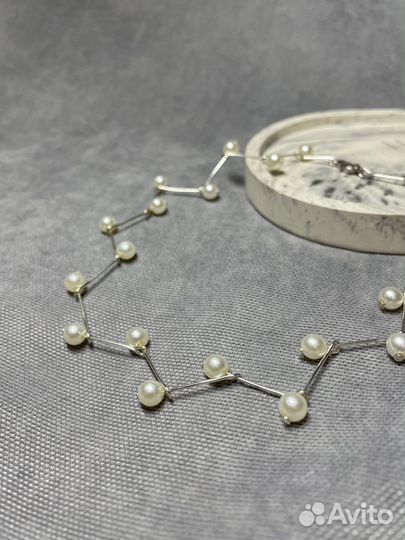 Колье из жемчужных бусин