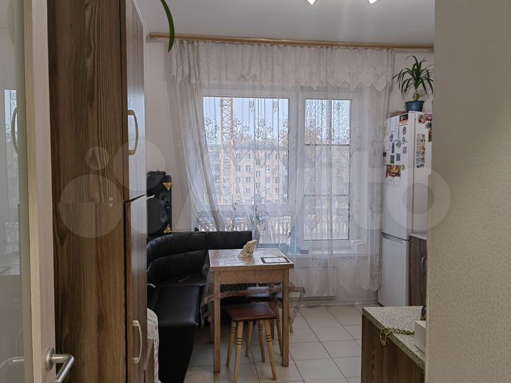 2-к. квартира, 54 м², 4/16 эт.