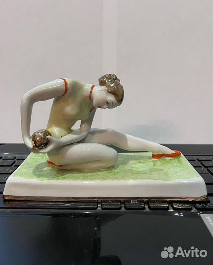 «Гимнастка с мячом»Дулево,1959г