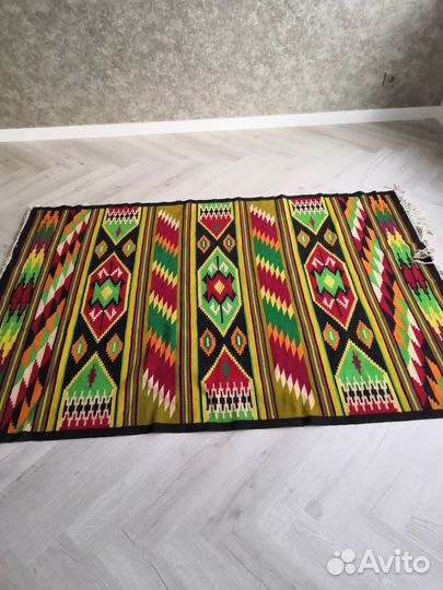 Ковер шерстяной ручной работы