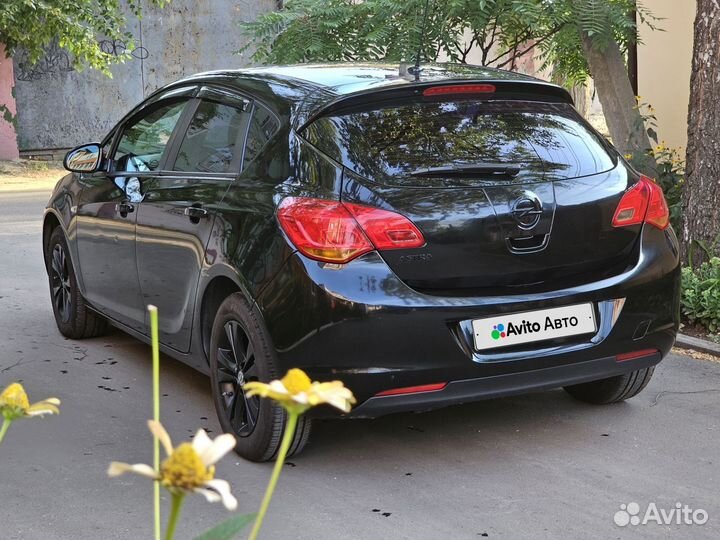 Opel Astra 1.6 AT, 2011, 145 000 км