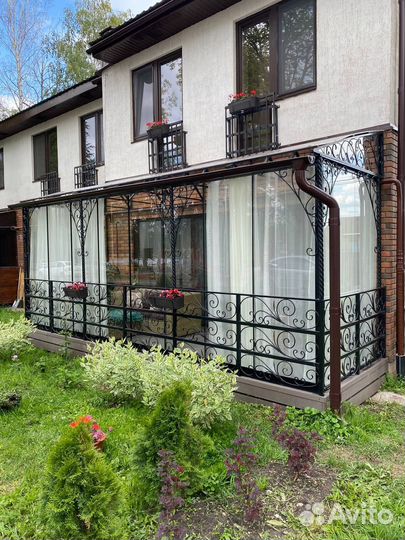 Безрамное остекление террасы, веранды, лоджии