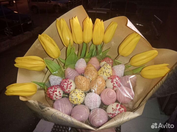 Композиции из клубники