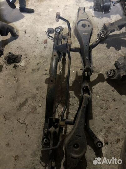 Балка подрамник задняя Volkswagen Passat B6