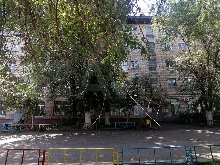 3-к. квартира, 43 м², 3/5 эт.
