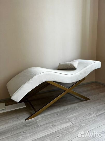 Анатомическая Кушетка на железных ножках