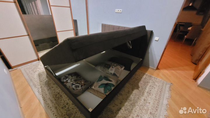 Кровать двухспальная с матрасом бу 160 200