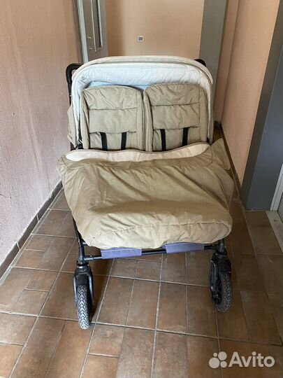 Коляска для двойни