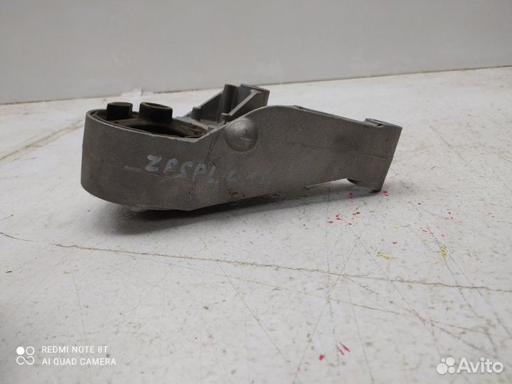 Опора двигателя Opel Astra H