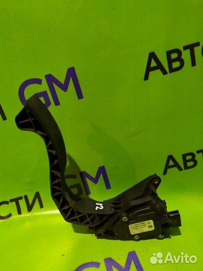 Педаль газа Renault Logan L8 K7M 2016