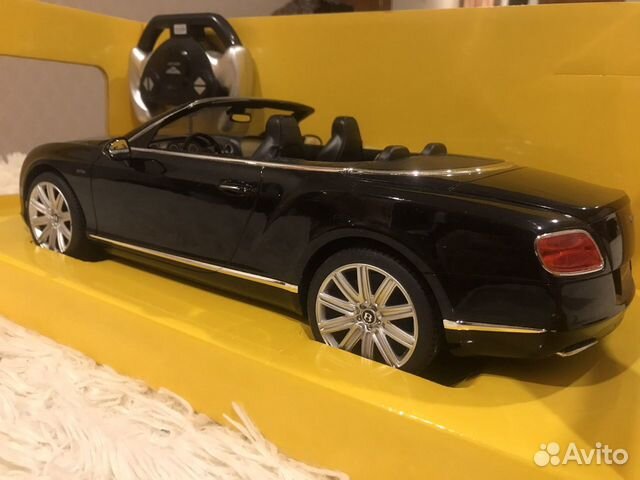 Bentley Continental GT 2 на пульте управления