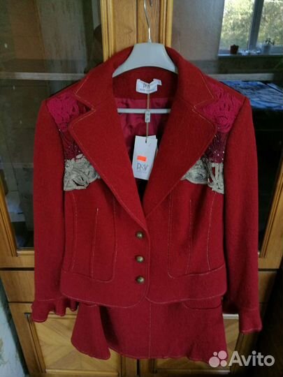 Костюм женский новый