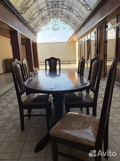 Стол со стульями