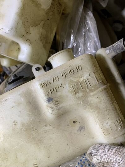 Расширительный бочок Тойота Авенсис t25 1az