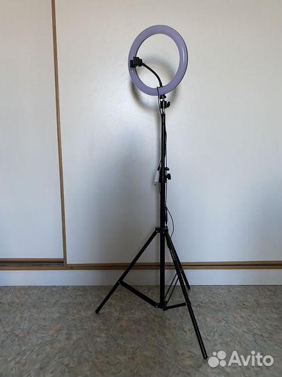 Кольцевая лампа со штативом