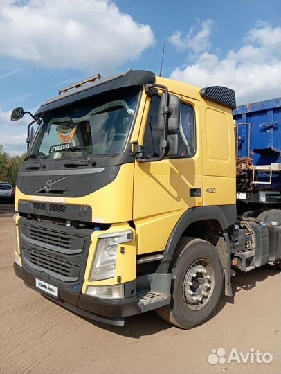 Volvo FM Truck 6x4 с полуприцепом, 2017