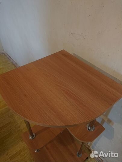 Этажерка на колесиках