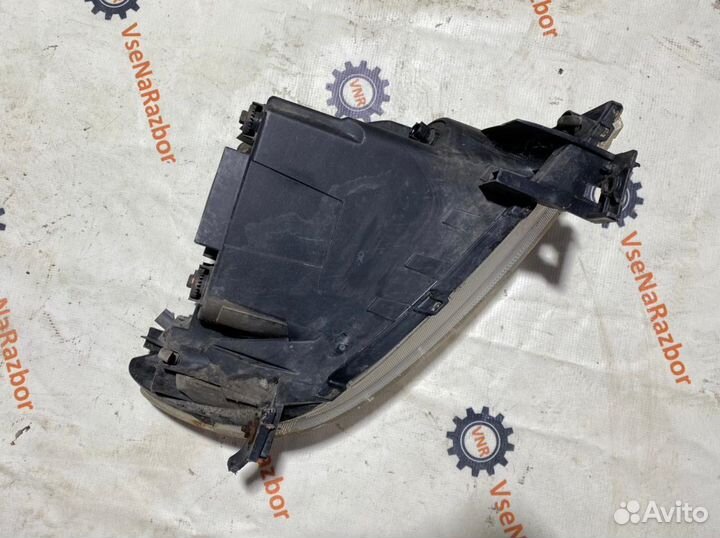 Фара передняя левая Mazda Demio DY3W