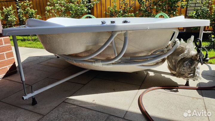 Ванна акриловая угловая 150х150