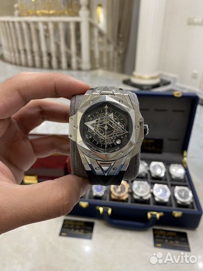 Часы hublot