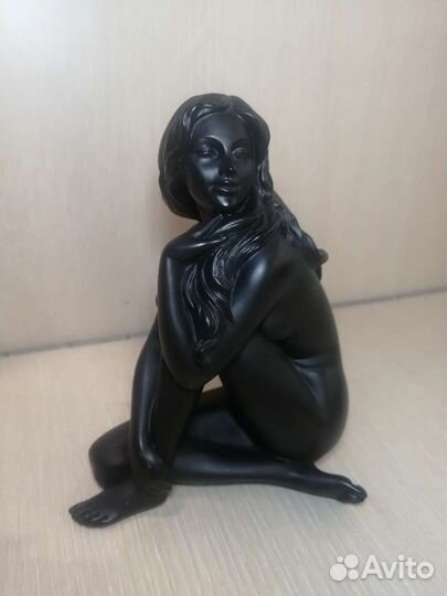 Статуэтка Девушка