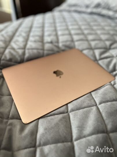 Продам Apple MacBook Air 2018