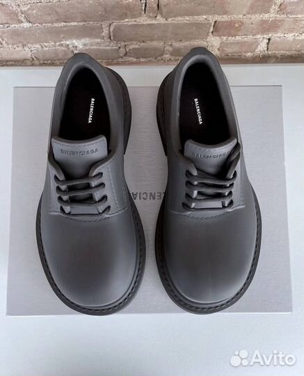 Balenciaga Derby Steroid Boots на руках
