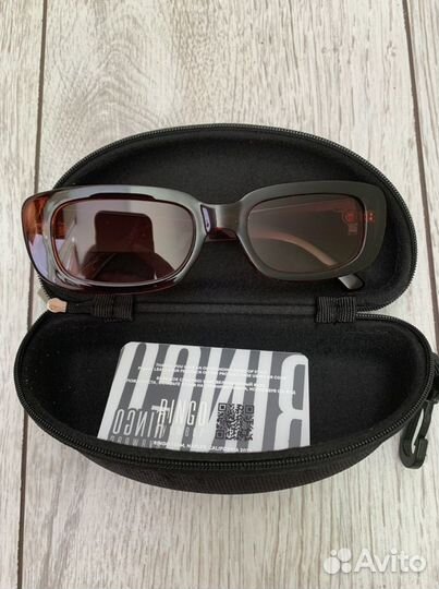 Солнцезащитные очки