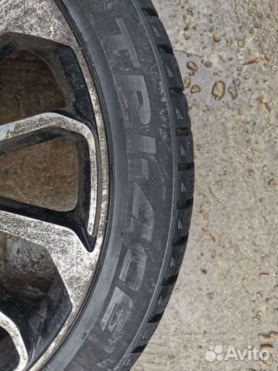 Tri Ace Snow White II 275/40 R22 107H