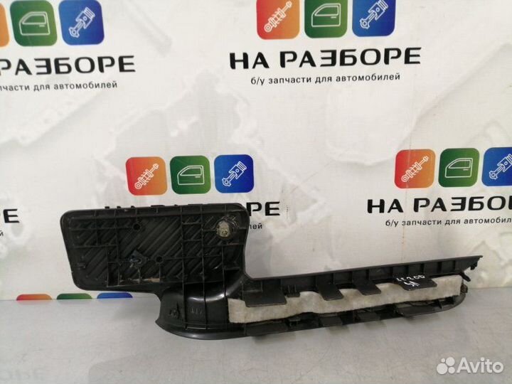 Накладка на порог внутренняя задняя левая Toyota