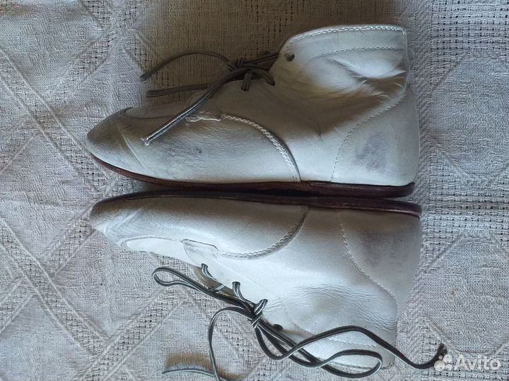 Ботинки для антикварок