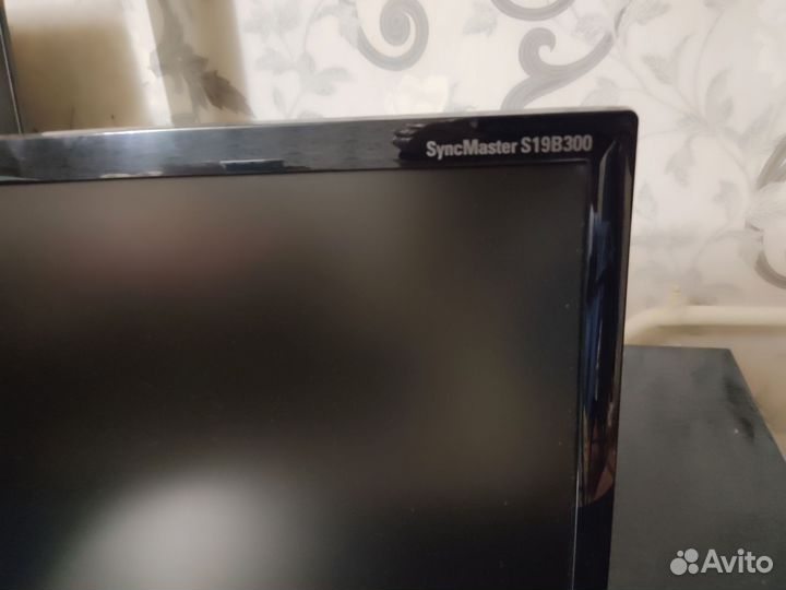 Монитор Samsung S19B300