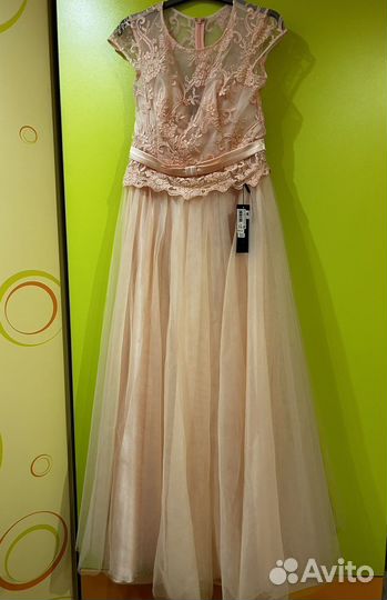 Платье праздничное