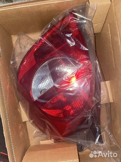 Фонарь задний внешний правый Renault Clio 05