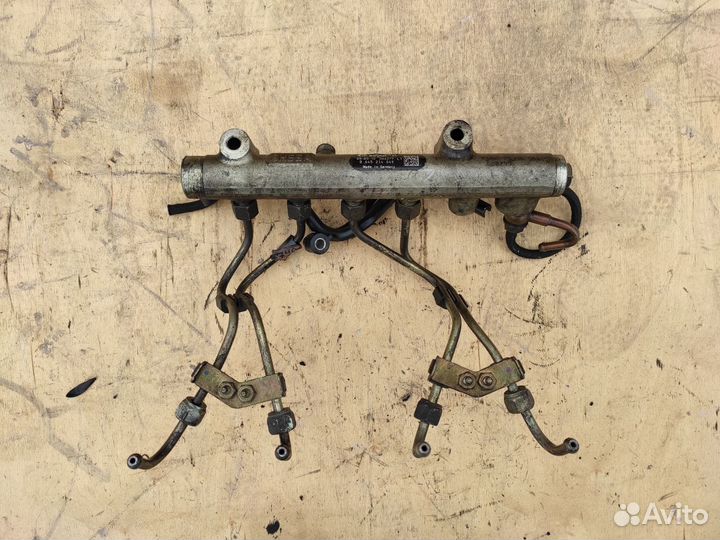 Рампа топливная Z17DTL Z17DTH Opel Astra H