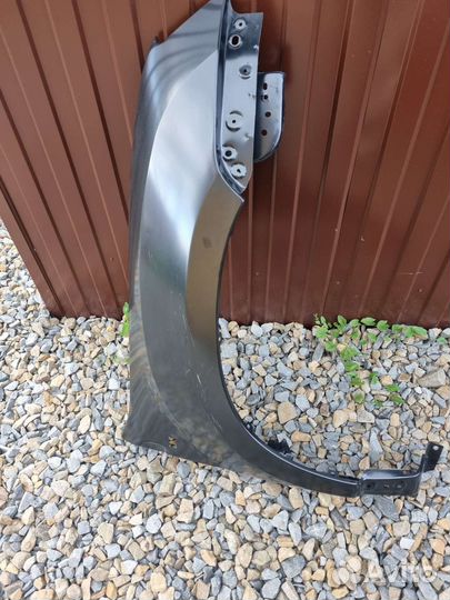 Крыло переднее правое renault duster