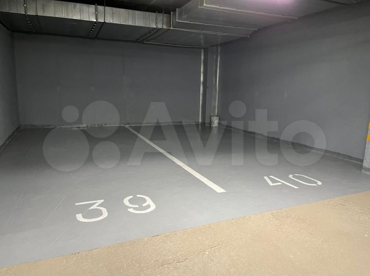 Машиноместо, > 30 м²