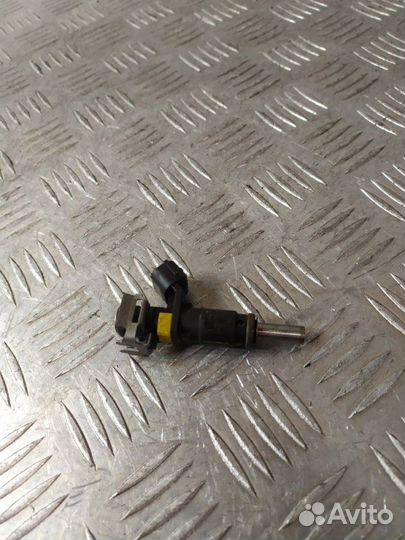 Форсунка Peugeot 308 универсал 1.6 EP6 2010