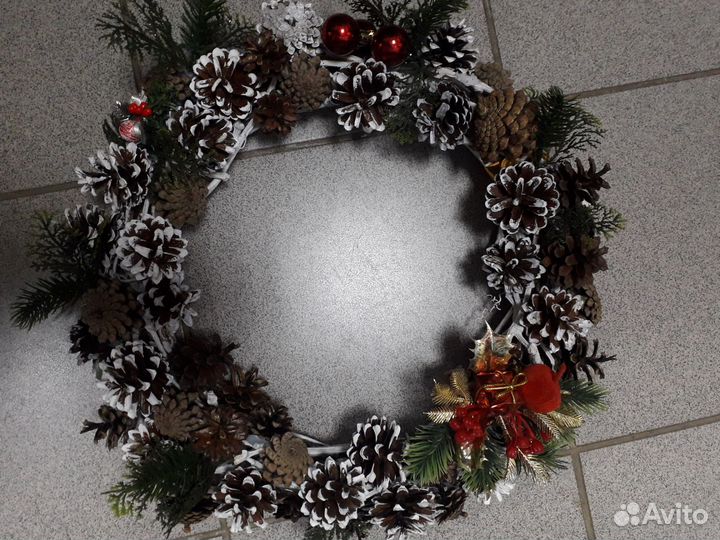 Новогодний венок ручной работы