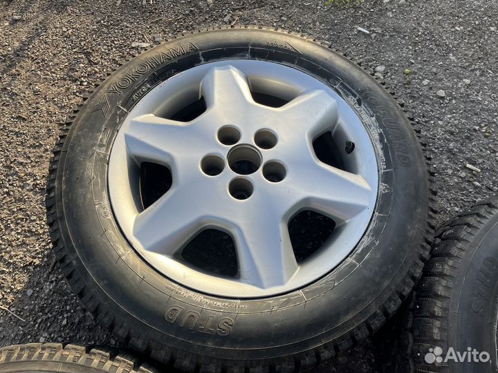 Зима Yokohama 225/60 R17 Литьё 5x114.3 D60.1 ET45