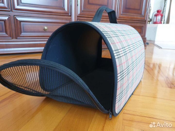 Переноска для кошек и собак