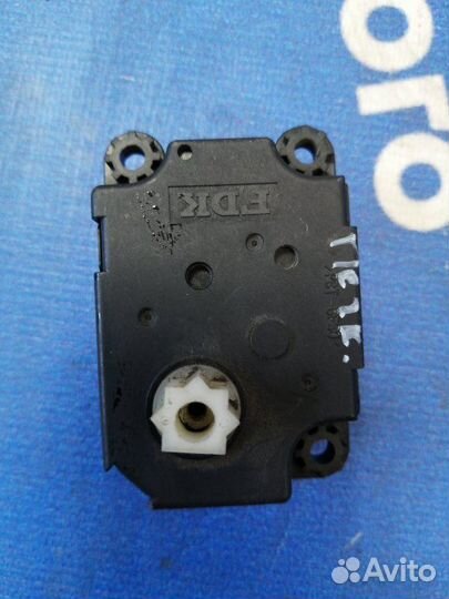 Моторчик заслонок отопителя Skoda Octavia A5