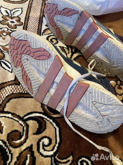 Кроссовки adidas
