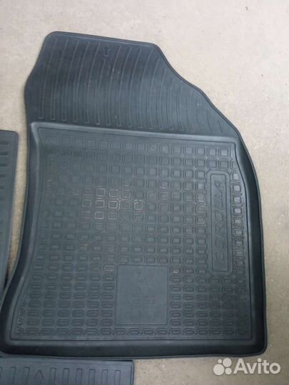 Автомобильные коврики резиновые toyota corolla