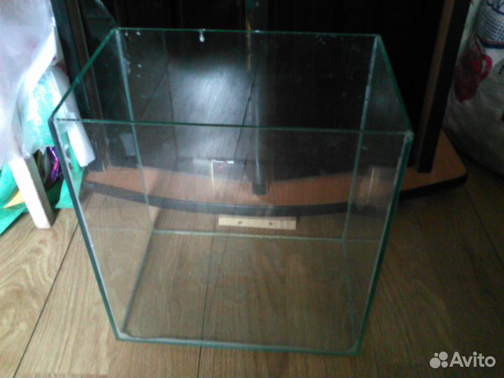 Аквариум с тумбой, компрессор