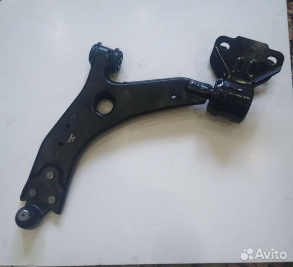 Форд Фокус 3 рычаг передний левый