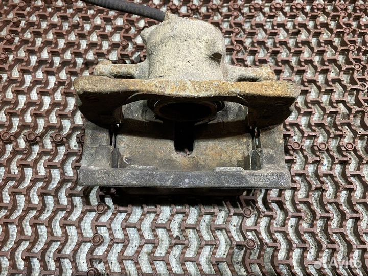 Суппорт передний левый sх4 1 Suzuki SX4