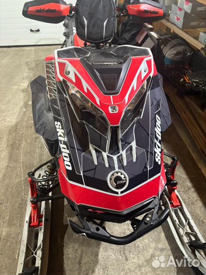 Снегоход BRP Summit 850 expert