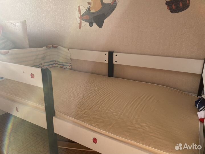 Детская кровать с матрасом